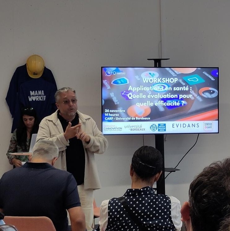 Olivier Aromatario présente les conditions d'efficacité des applications numériques de santé lors de l'afterwork du 16 octobre.